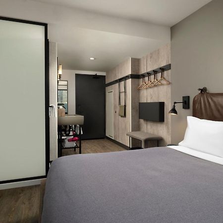Hotel Moxy Chicago Downtown Exterior foto