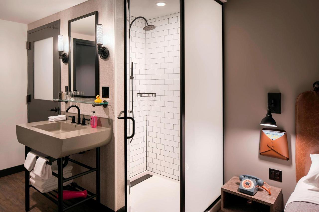 Hotel Moxy Chicago Downtown Exterior foto