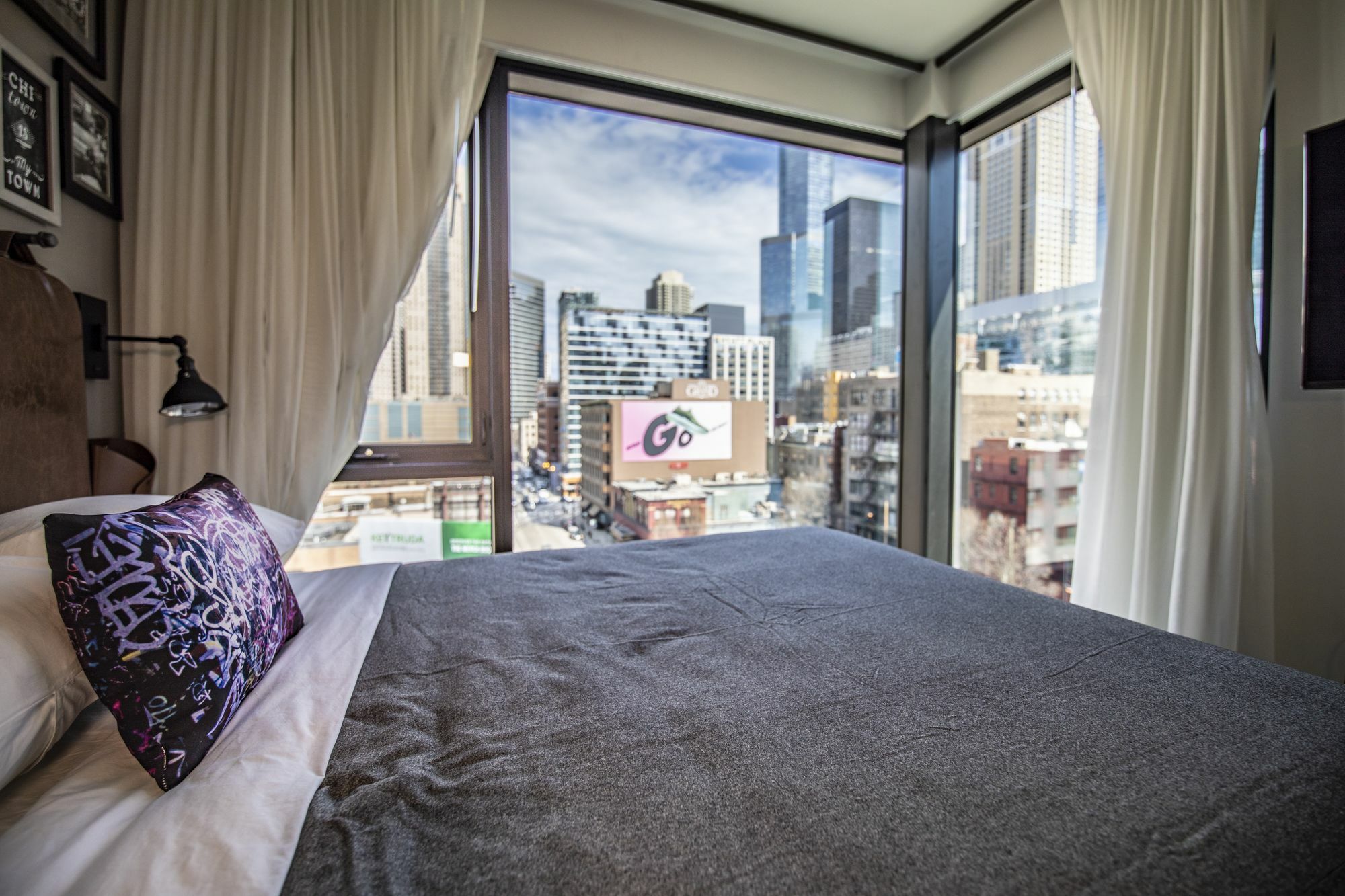Hotel Moxy Chicago Downtown Exterior foto